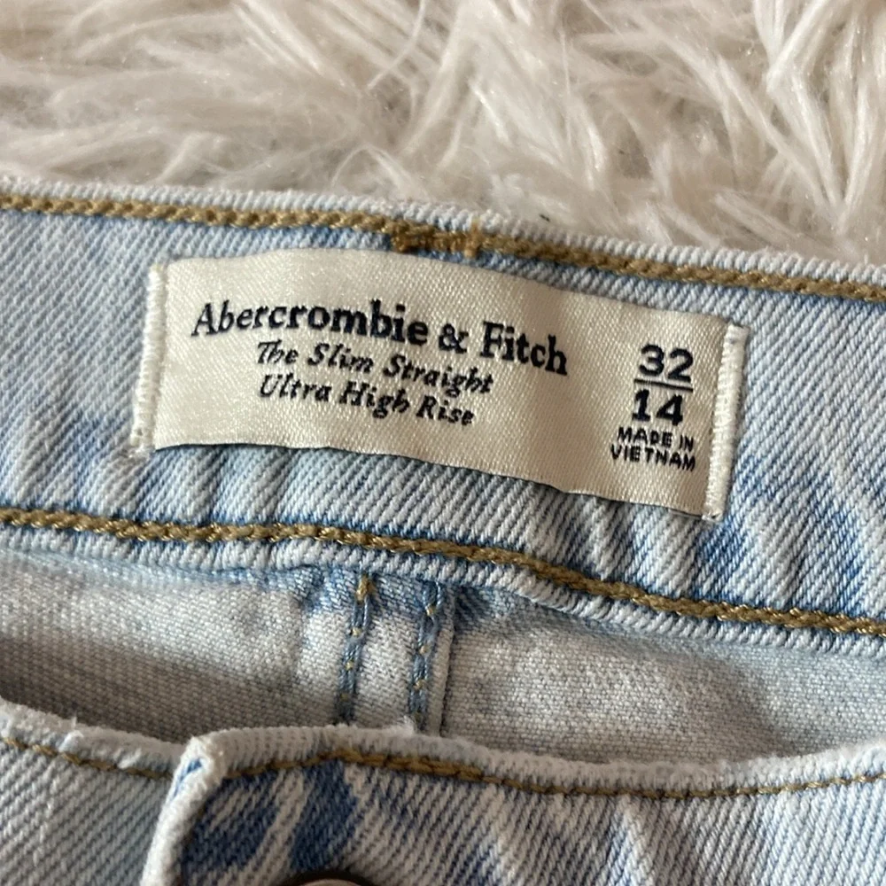 Abercrombie & Fitch - The Slim Straight Ultra High Rise - Picture 7 of 12